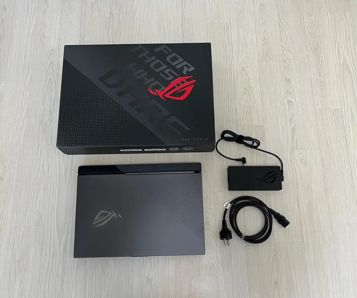 ASUS ROG Strix G713QM - HX185 게이밍 노트북